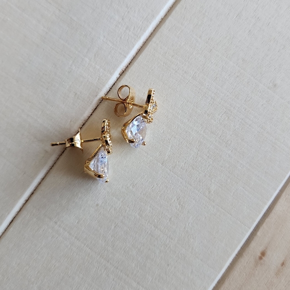 Butterfly Cz earrings - Picture 4 of 5